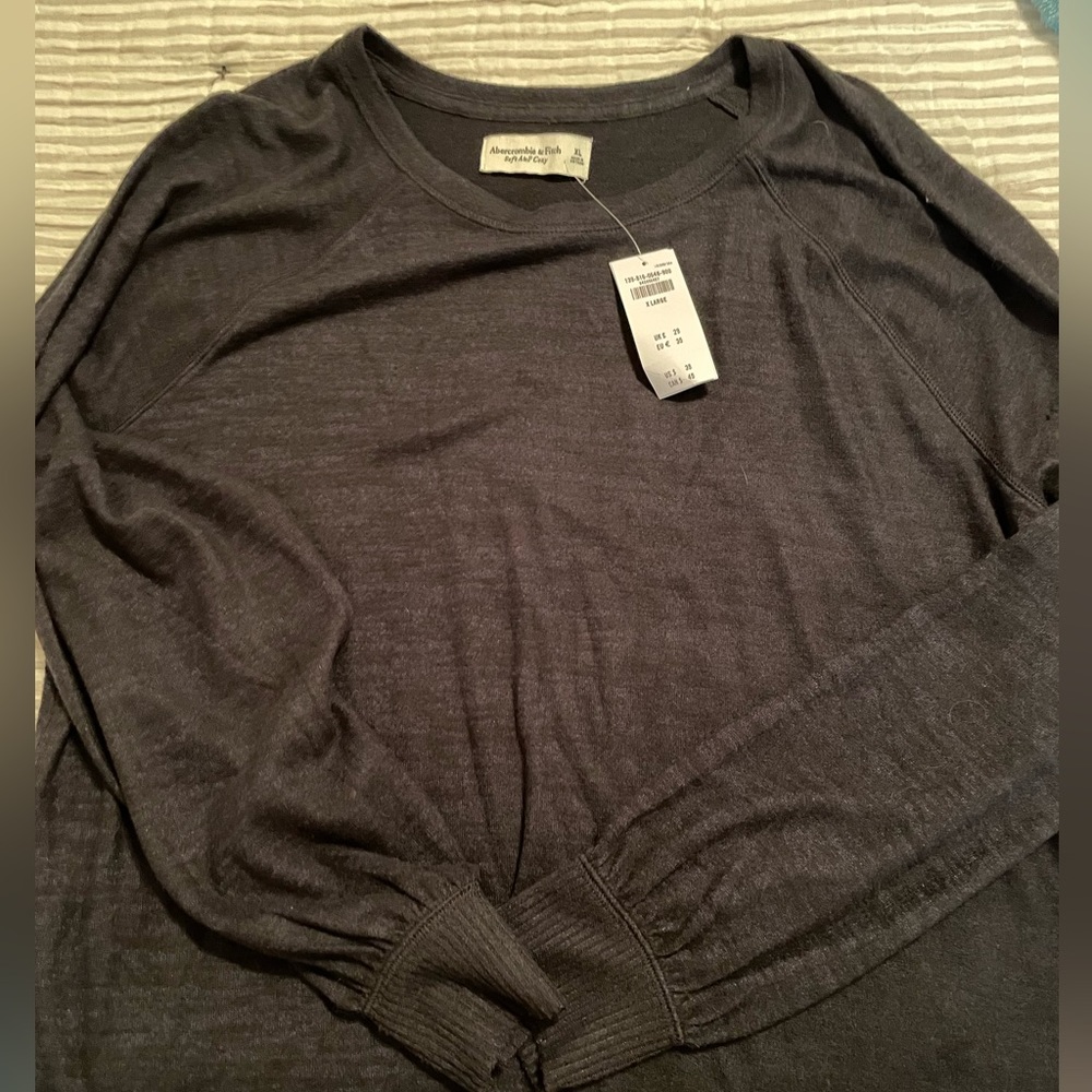 A&F Top - Picture 2 of 3